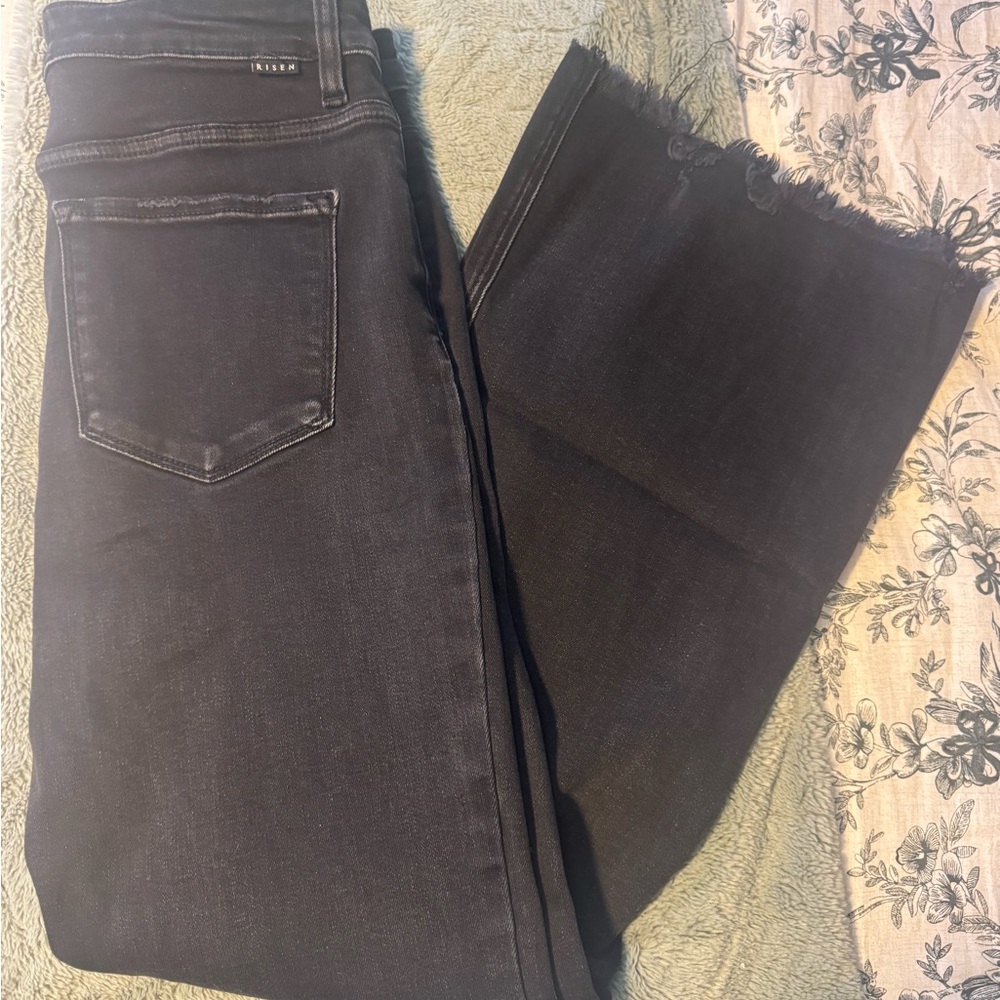 Trendy Black Ankle Jeans